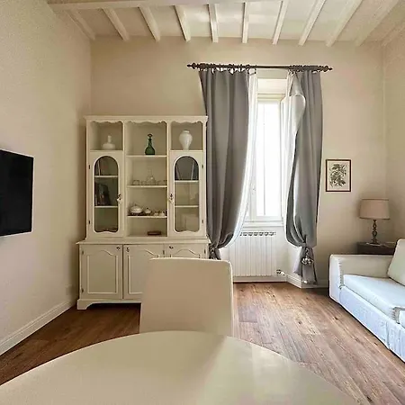 Luxury Close To S. Frediano - Victor * Florencie